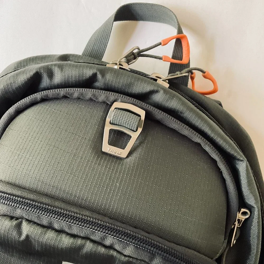 THULE "EnRoute Strut" Backpack EUC - Picture 6 of 10